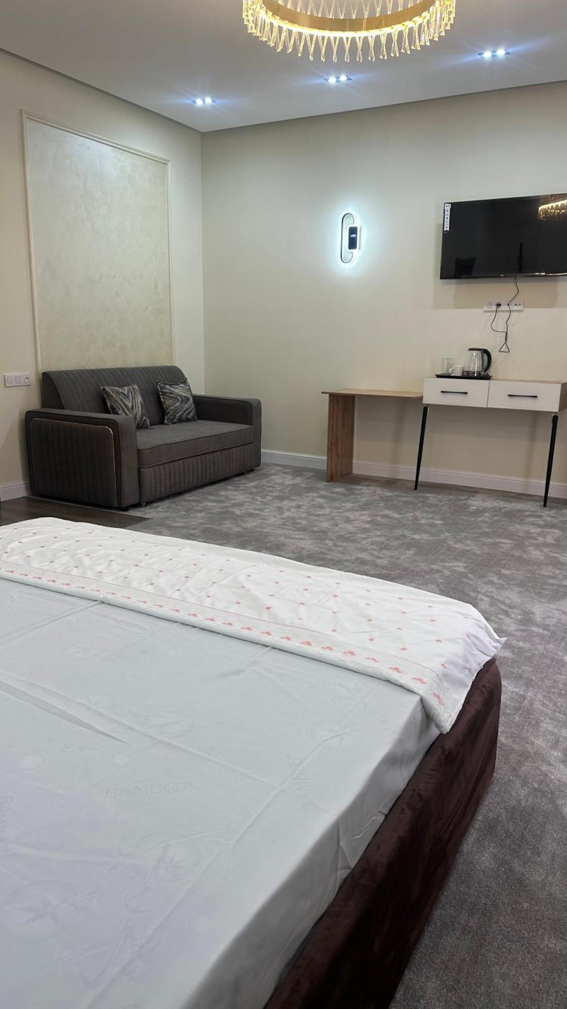 Nazar Hotel & Hostel Turkistan المظهر الخارجي الصورة